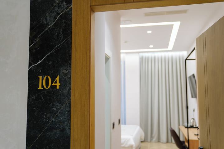 Room 166 of 249