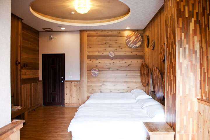 Room 10 of 44
