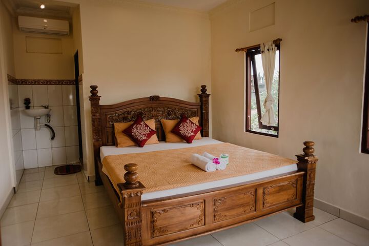 Room 8 of 27