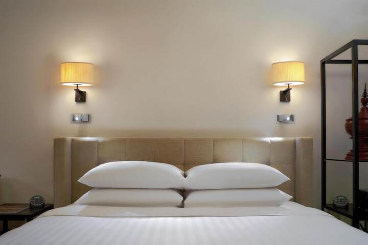 Room 32 of 150