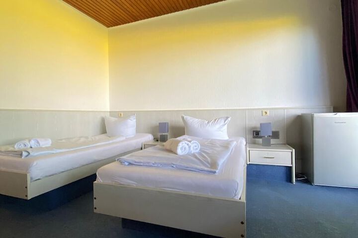 Room 40 of 106