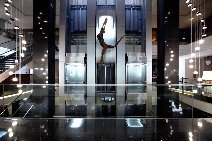 Entrance & Lobby