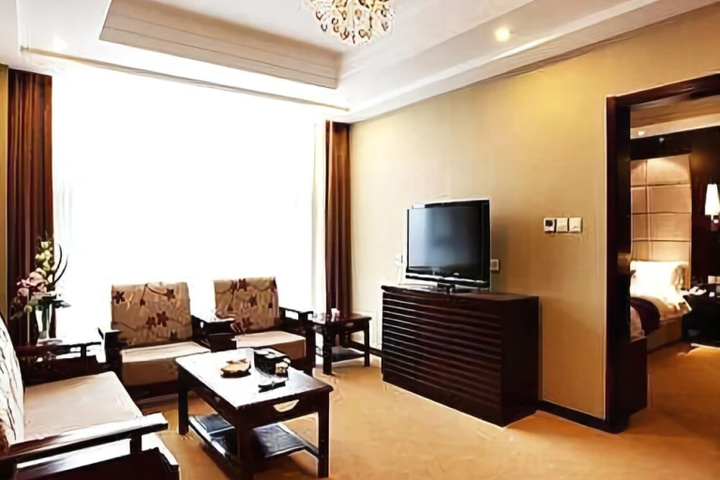 Room 4 of 14
