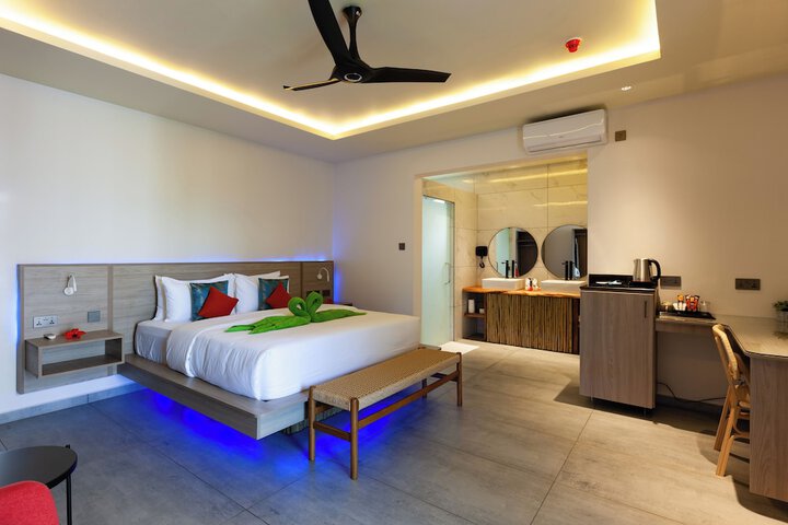 Room 4 of 50