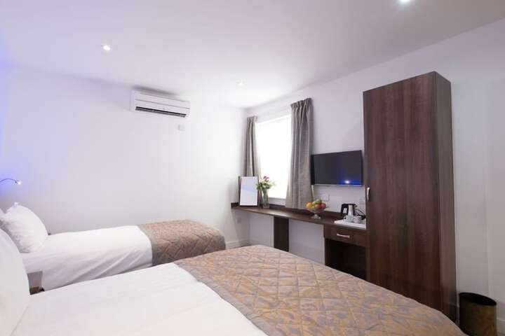 Room 14 of 49
