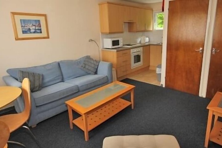 Room 5 of 11