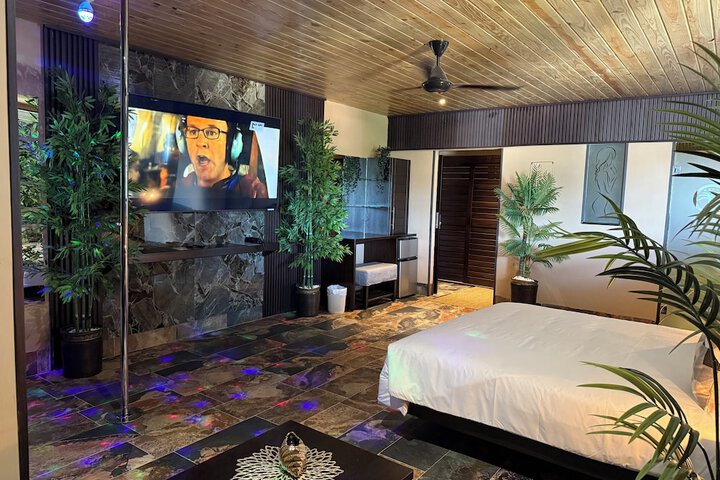 Room 25 of 157