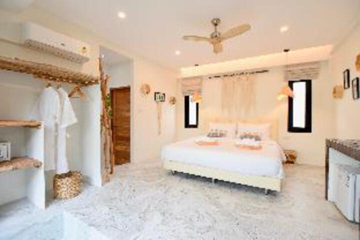 Room 2 of 3