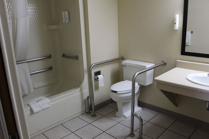 Room 6 of 49