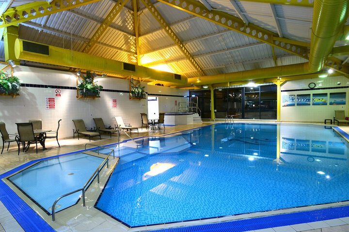 Hotel Pool