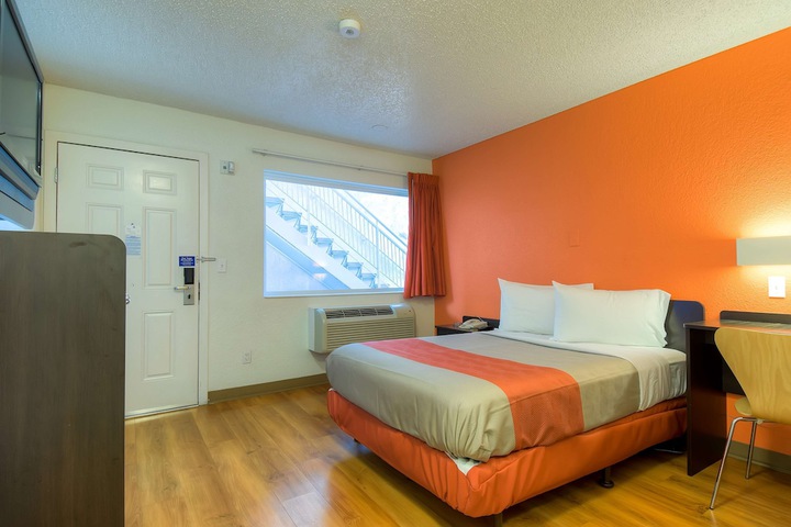Room 20 of 44