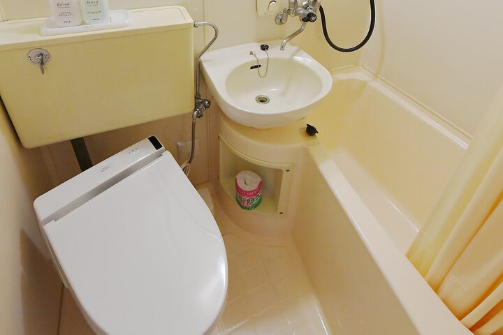 Room 28 of 69