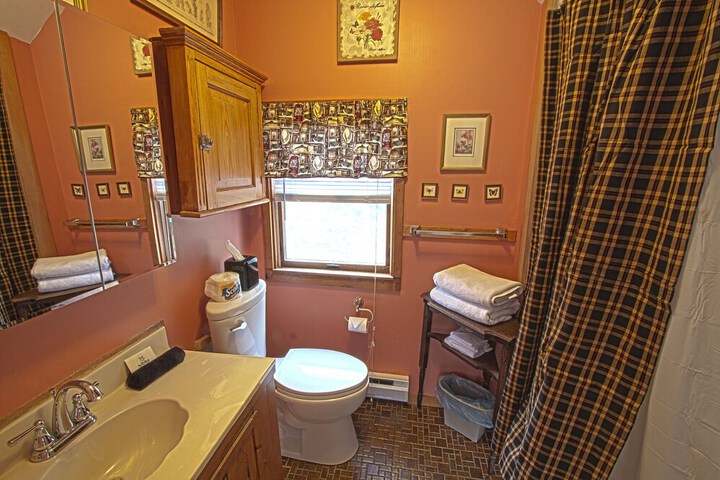Room 136 of 203
