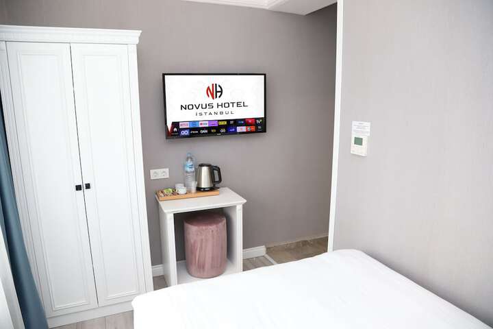 Room 8 of 28