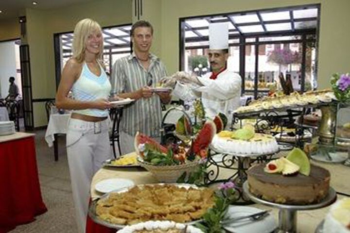 Dining 4 of 44