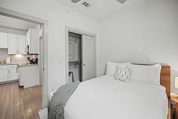 Room 53 of 656