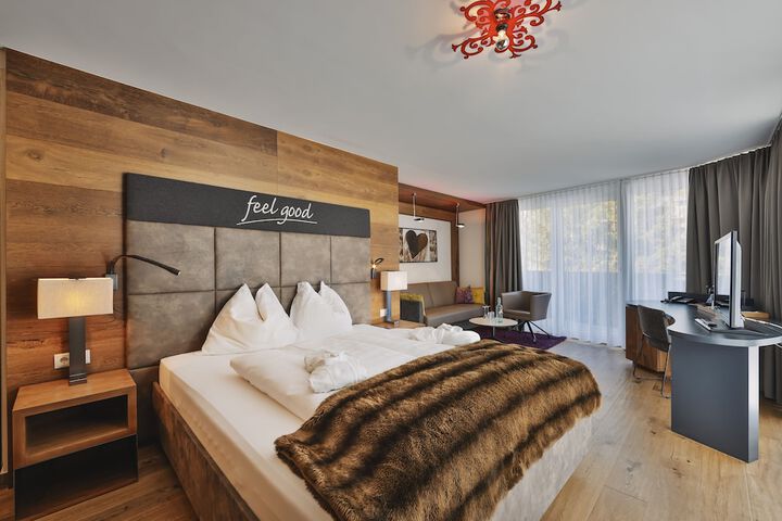 Room 33 of 85