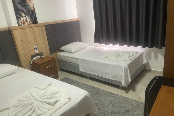 Room 6 of 26