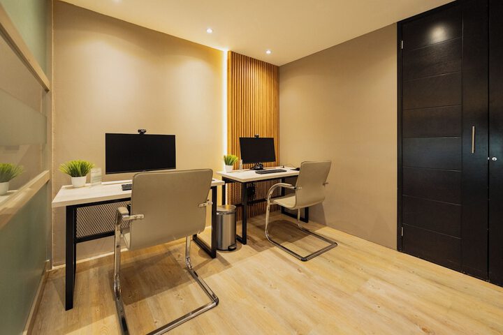 Business Center 90 of 117