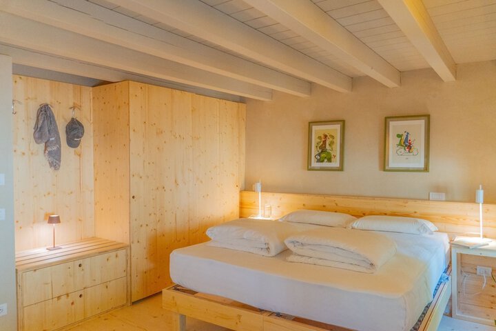 Room 3 of 23