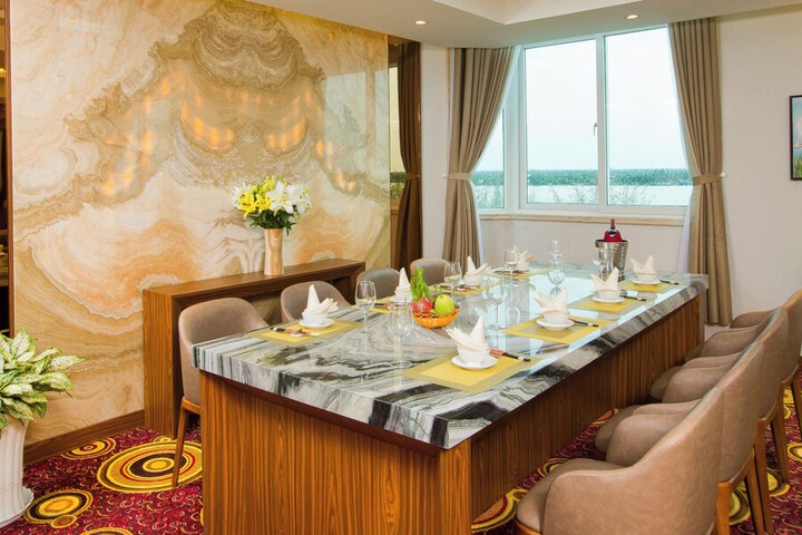 Room 46 of 137
