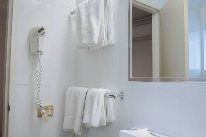 Room 35 of 46