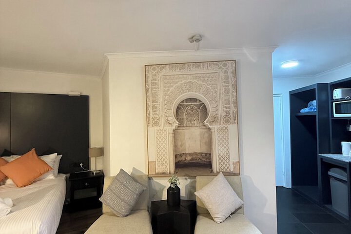 Room 66 of 122