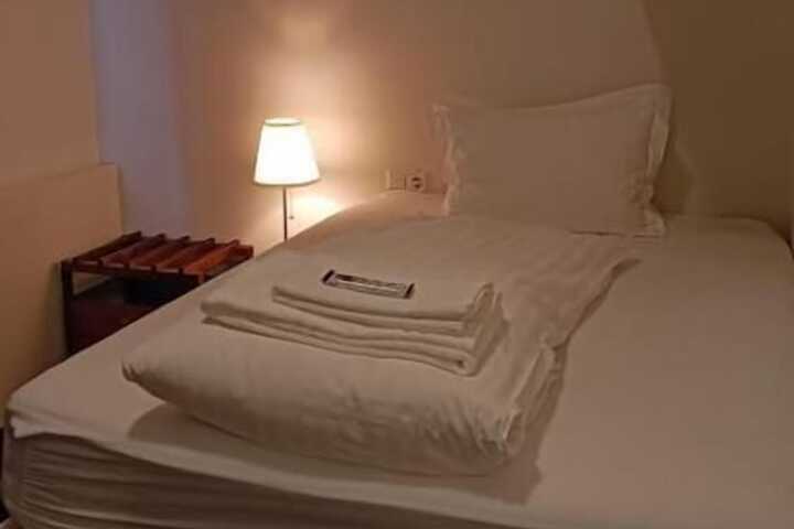 Room 28 of 52