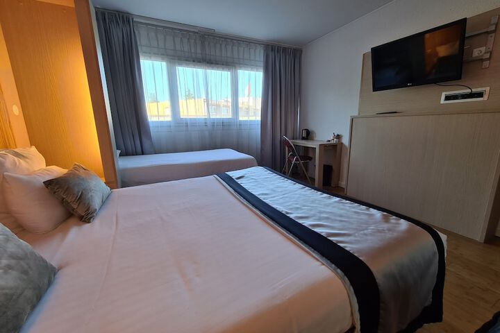 Room 28 of 73