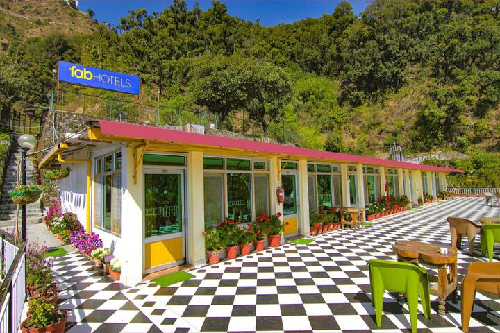 FabHotel The Perfect Hideout