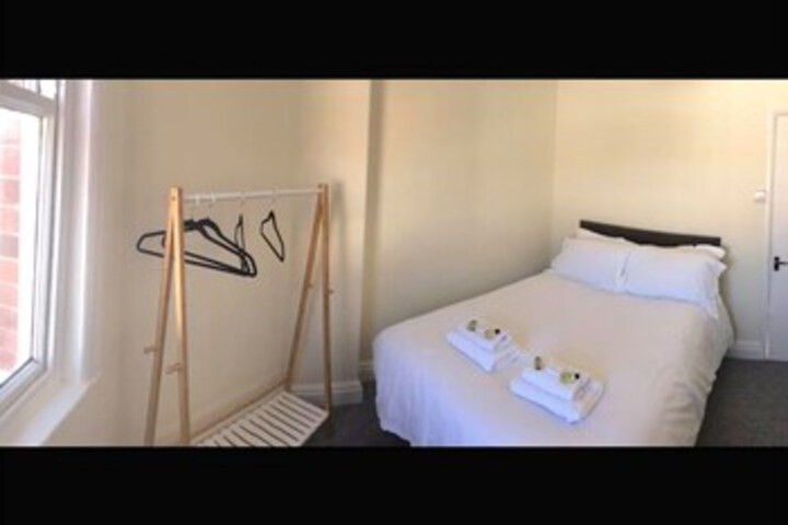 Room 10 of 12