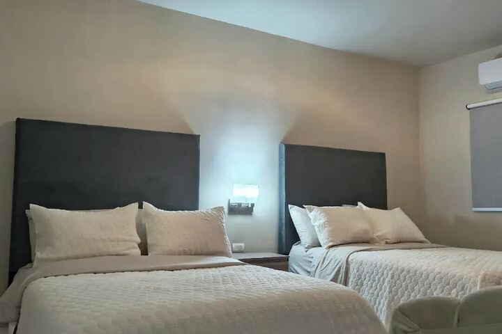 Room 6 of 28