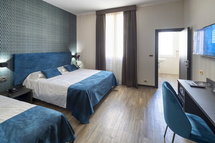 Room 8 of 52