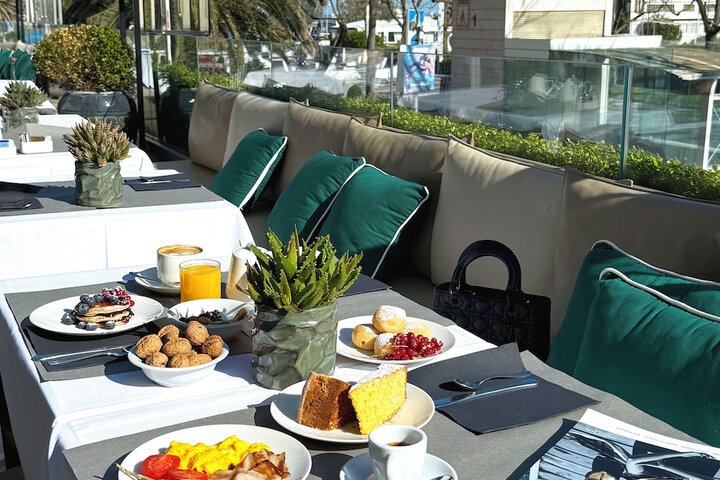 Breakfast/Coffee Service 117 of 139