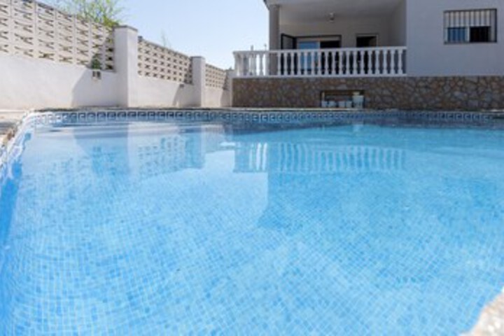 Pool 21 of 30