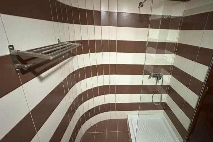 Room 65 of 100