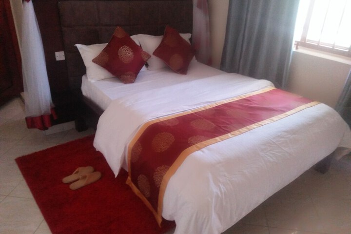 Room 5 of 28