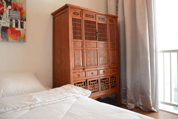 Room 4 of 12