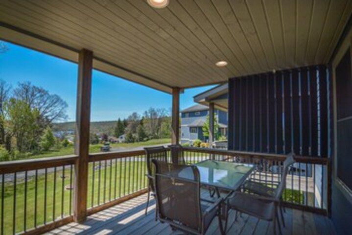 Terrace/Patio 2 of 40