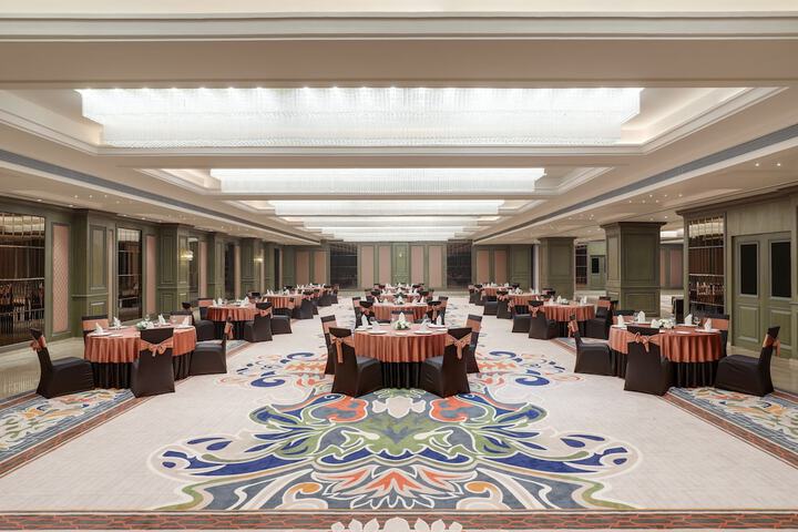 Ballroom/Hall 81 of 85