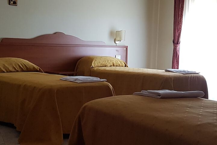 Room 9 of 53