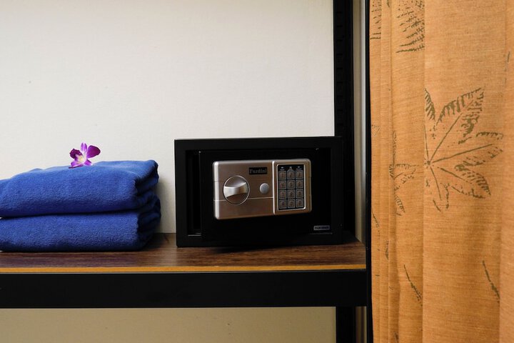 Room 10 of 43
