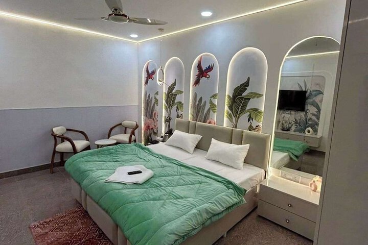 Room 28 of 67