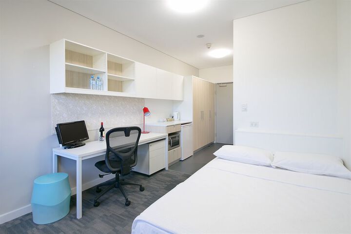Room 16 of 63