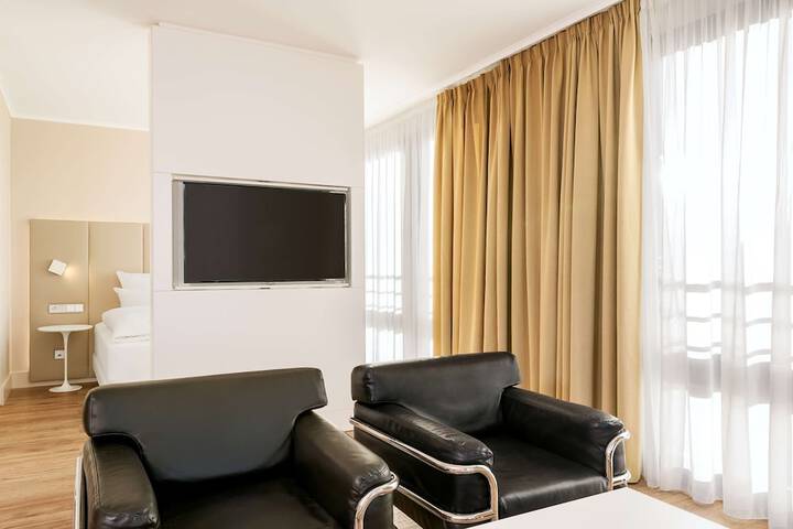 Room 10 of 31