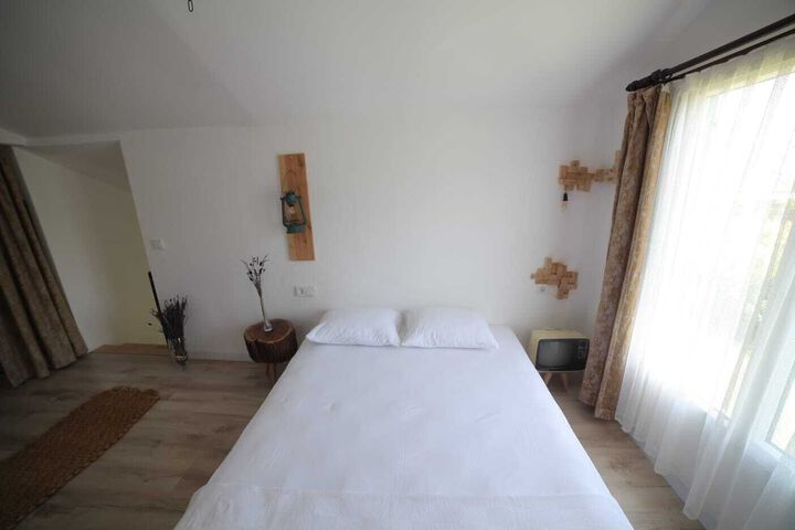 Room 106 of 127