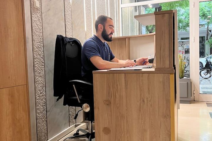 Luxor Suites Venizelou
