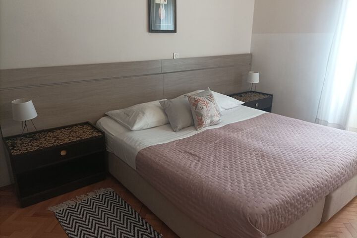 Room 17 of 31