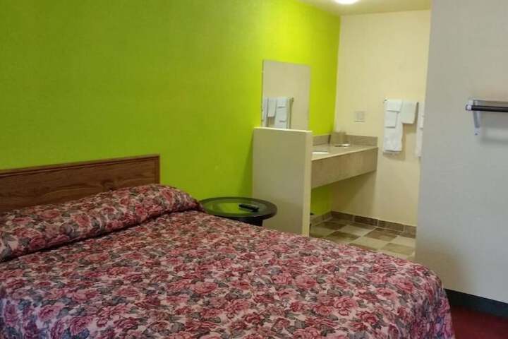 Room 25 of 54