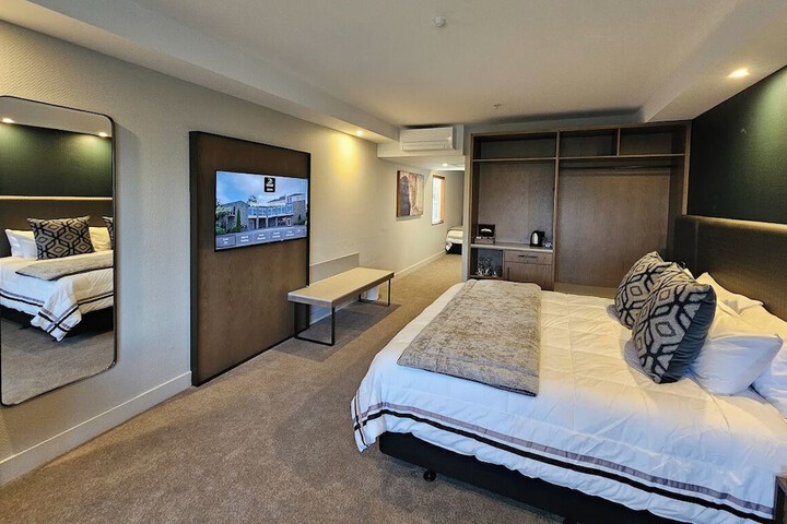Room 25 of 59